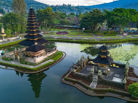 Discover the Wonders of Indonesia: Travel Tips from Nepal
